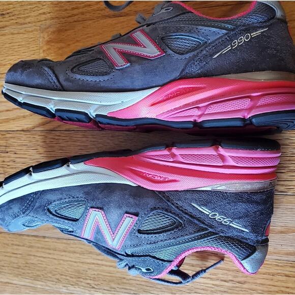New Balance 990v4 Grey with Pink size 7.5 women's USA - Picture 8 of 12
